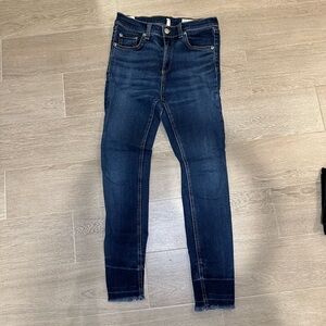 Rag & Bone 10 inch crop skinny high rise Jean with fray hem size 26